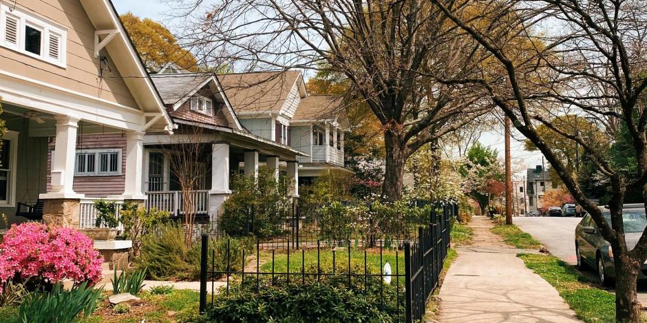 homes in an atlanta neighborhood